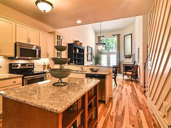 2nd image of 27 Ordelia Ln