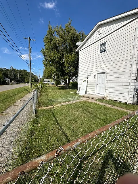 2 bed, 870 sqft, $1,200 — Photo 2