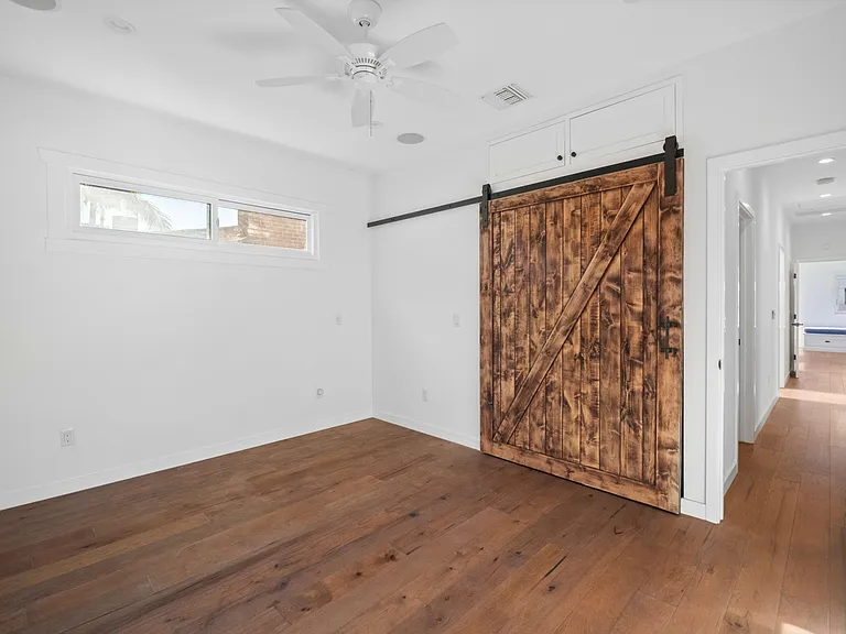 2813 Military Ave — Photo 34