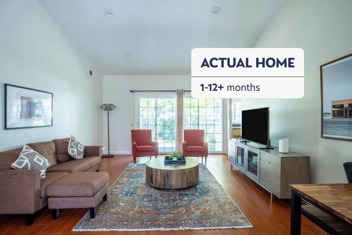 Living Room - 411 Port Royal Ave