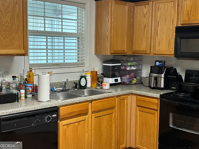 751 W Vincent Dr — Photo 4