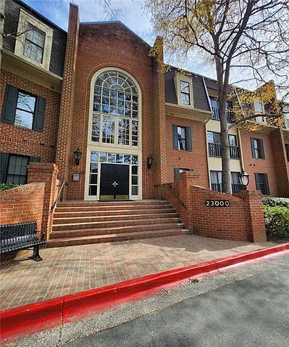 23311 Plantation Dr NE Photo 1