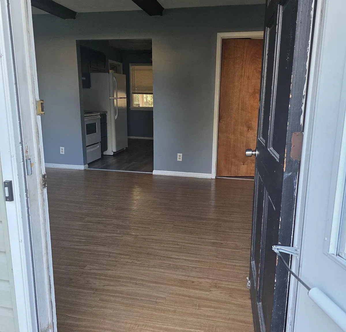 2 bed, 1000 sqft, $1,400 — Photo 4