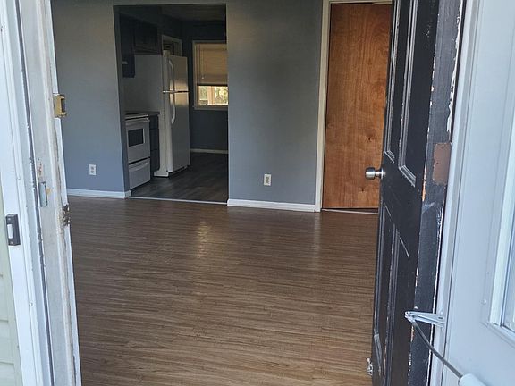 4th image of 321 N Grace St