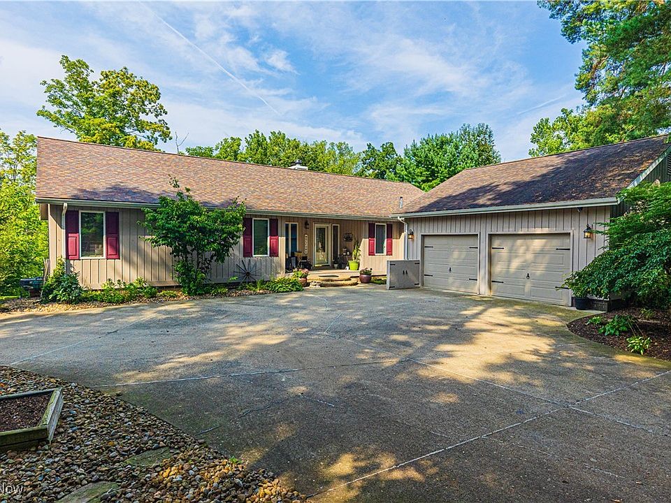 1st image of 4461 Pine Lake Dr