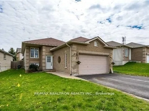 49 Hanmer St E, Barrie, ON L4M 6V3