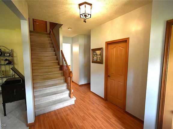 3rd image of 26977 Valeside Ln
