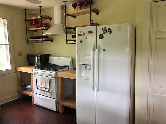 3rd image of 573 Kirschwood Dr