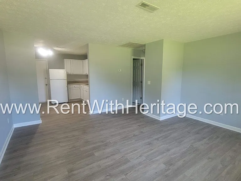 1049 Old Powder Springs Rd SW — Photo 3