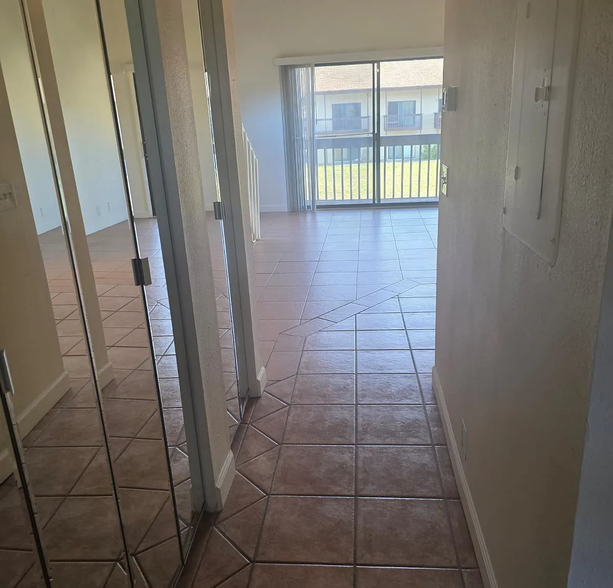 1 bed, 825 sqft, $1,450 — Photo 3
