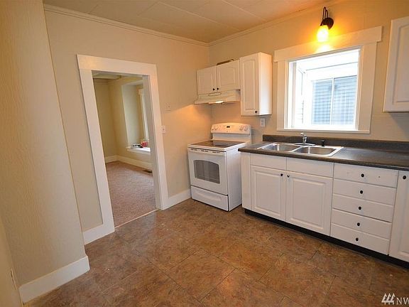 3rd image of 4031 S Park Ave