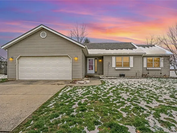 3220 Gardenia Dr, Troy, OH 45373