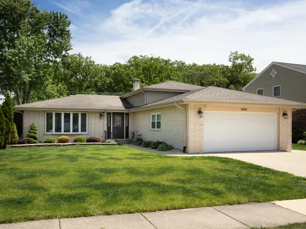 9941 Windsor Dr, Palos Hills, IL 60465