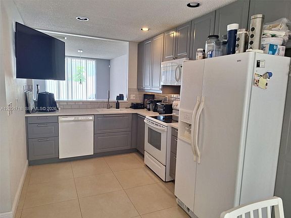 5th image of 10241 NW 52nd Ter