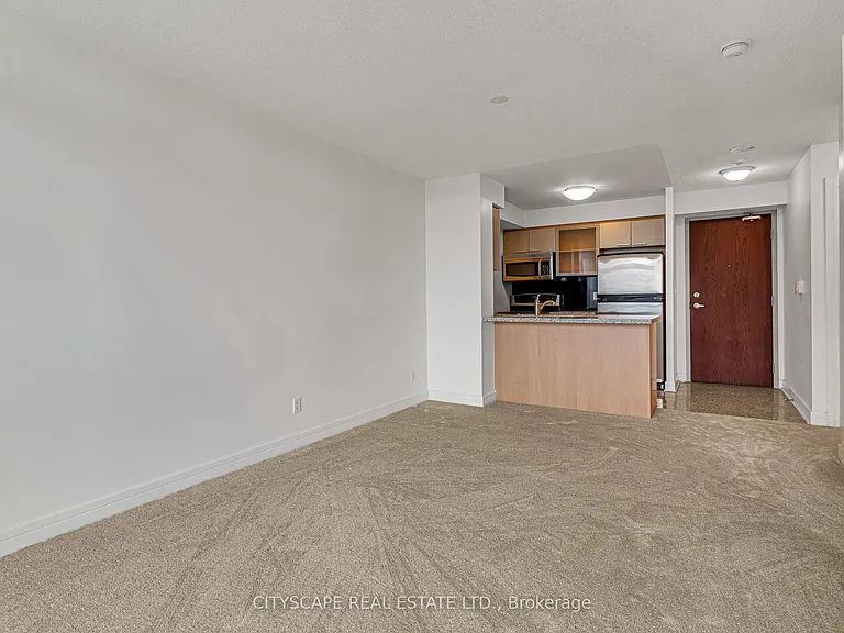 18 Harrison Garden Blvd #406 — Photo 20