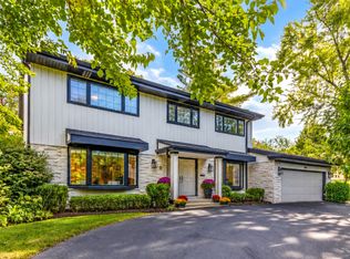 883 Oak Dr, Glencoe, IL 60022