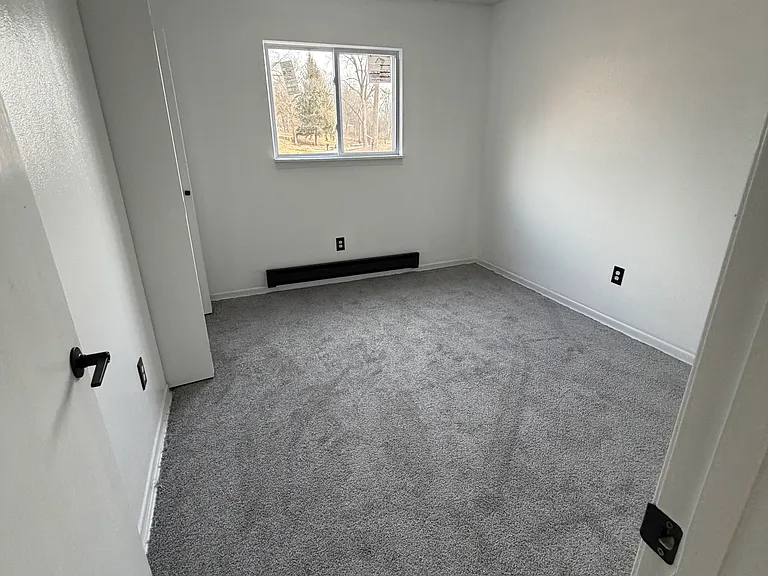 4837 W Bancroft St — Photo 40
