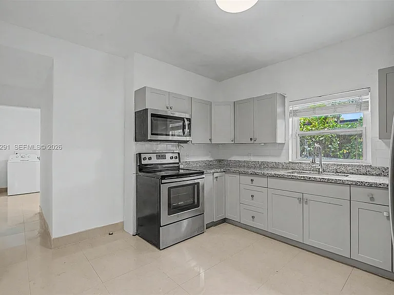 5917 SW 62nd Ter — Photo 16
