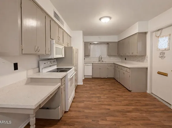 5517 E Boise Street, Mesa, AZ 85205