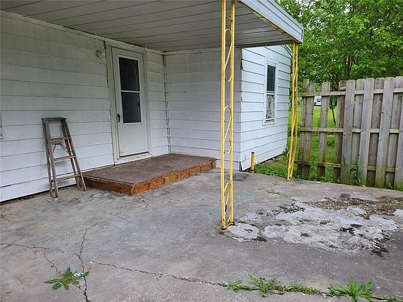 3rd image of 7609 E Jackson St