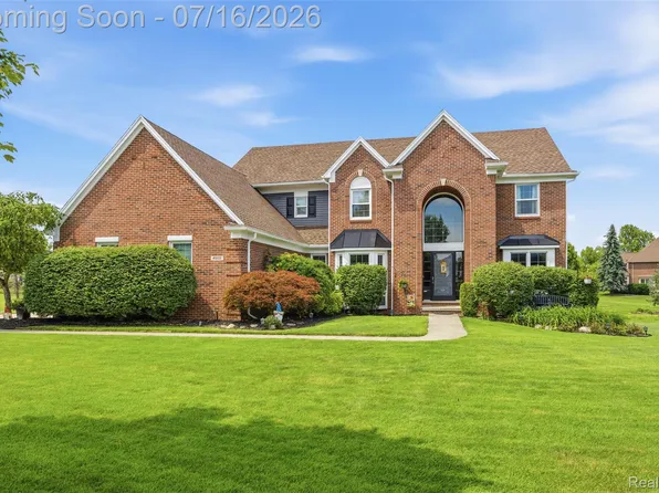 49032 Kennesaw Ct, Canton, MI 48187