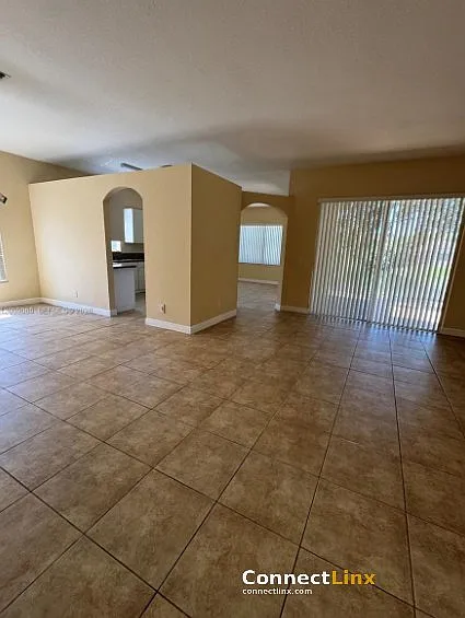12860 SW 51st St — Photo 7