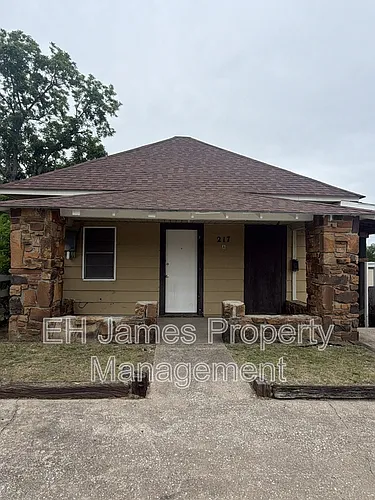 217 N Wilson Ave E Photo 1