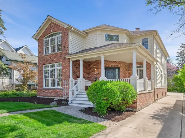 4829 Linscott Ave, Downers Grove, IL 60515