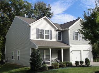 8426 Lustre Rd, Charlotte, NC 28215