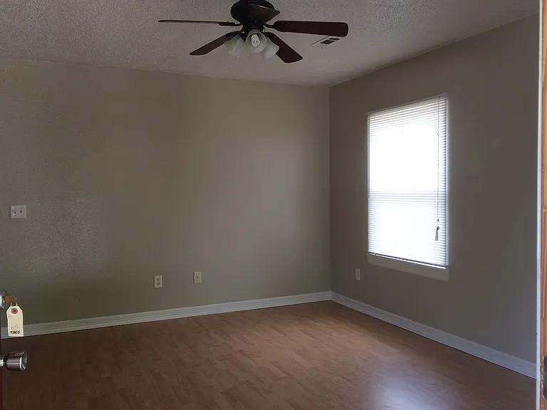 2728 N Villa Blvd — Photo 4
