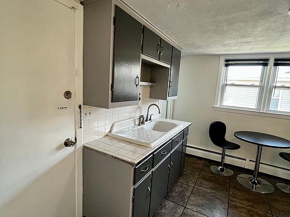 4th image of 33 Ringgold St Floor 2