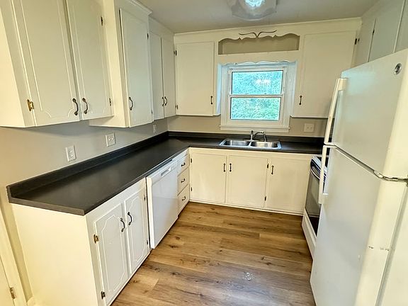 5th image of 513 Bostian Ave