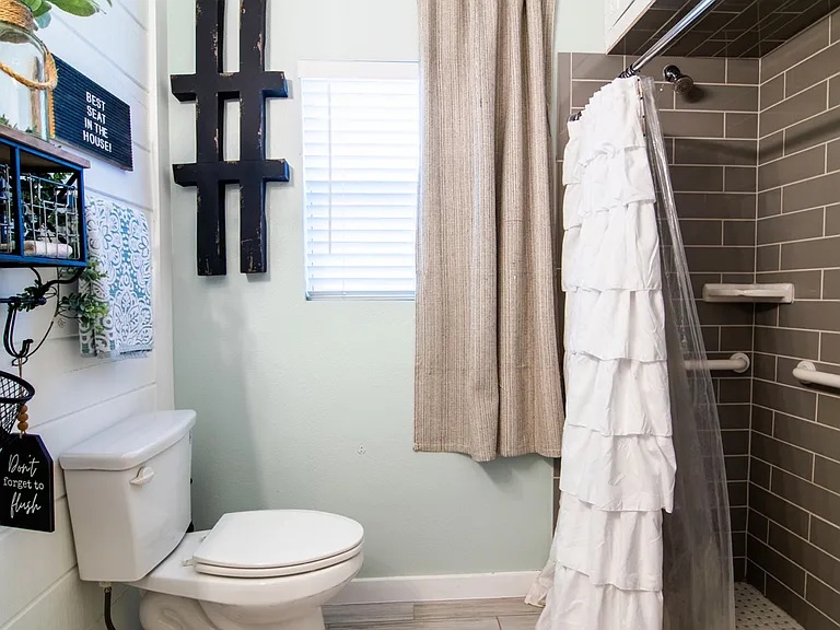 705 W Elsmere Pl — Photo 15