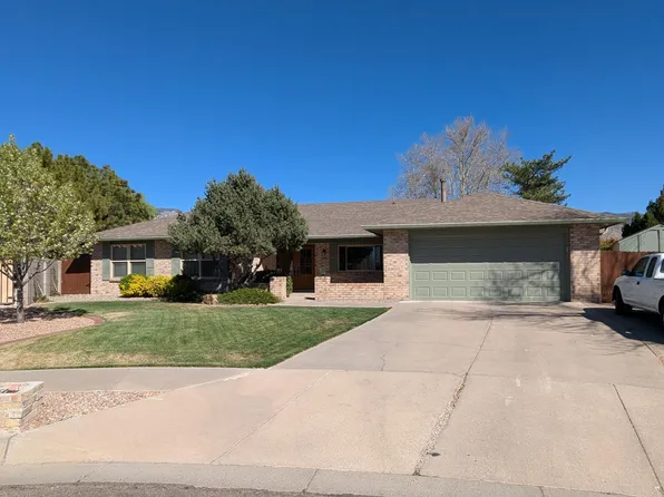 5901 Los Hermanos Ct NE, Albuquerque, NM 87111