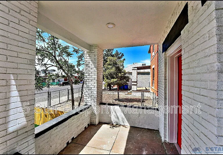 615 Arizona Ave #2 — Photo 5