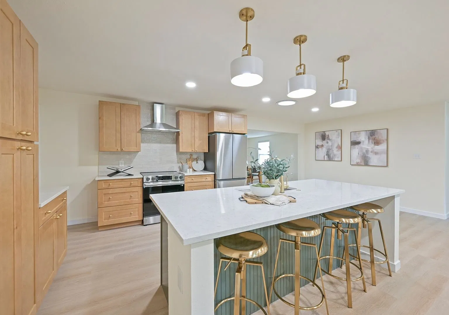Charming 3BR House in Arvada — Photo 4