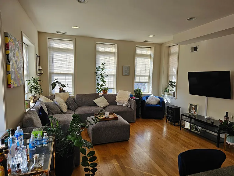 3123 N Oakley Ave #3S — Photo 2