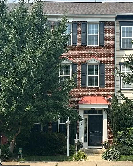 614 Gatestone St — Photo 1