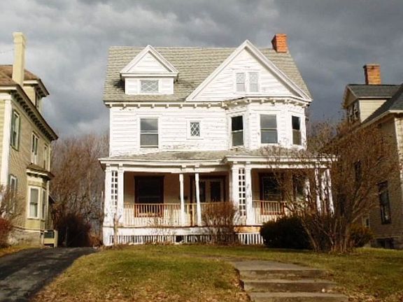 2nd image of 116 Ruskin Ave