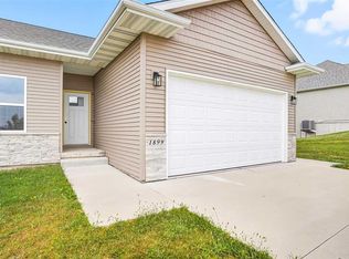 1899 Ashford Ave, Muscatine, IA 52761