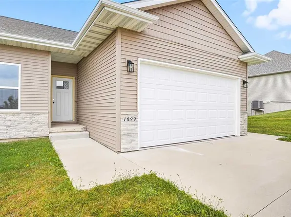1899 Ashford Ave, Muscatine, IA 52761