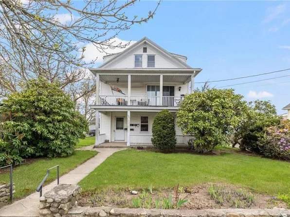 1561 Cranston St APT 1, Cranston, RI 02920