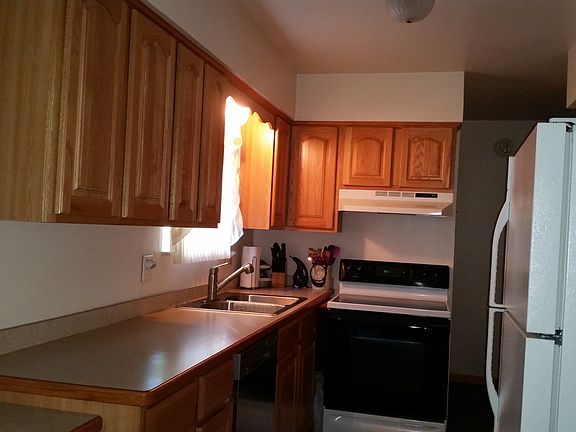 Kitchen - 10'1"x7'10"
