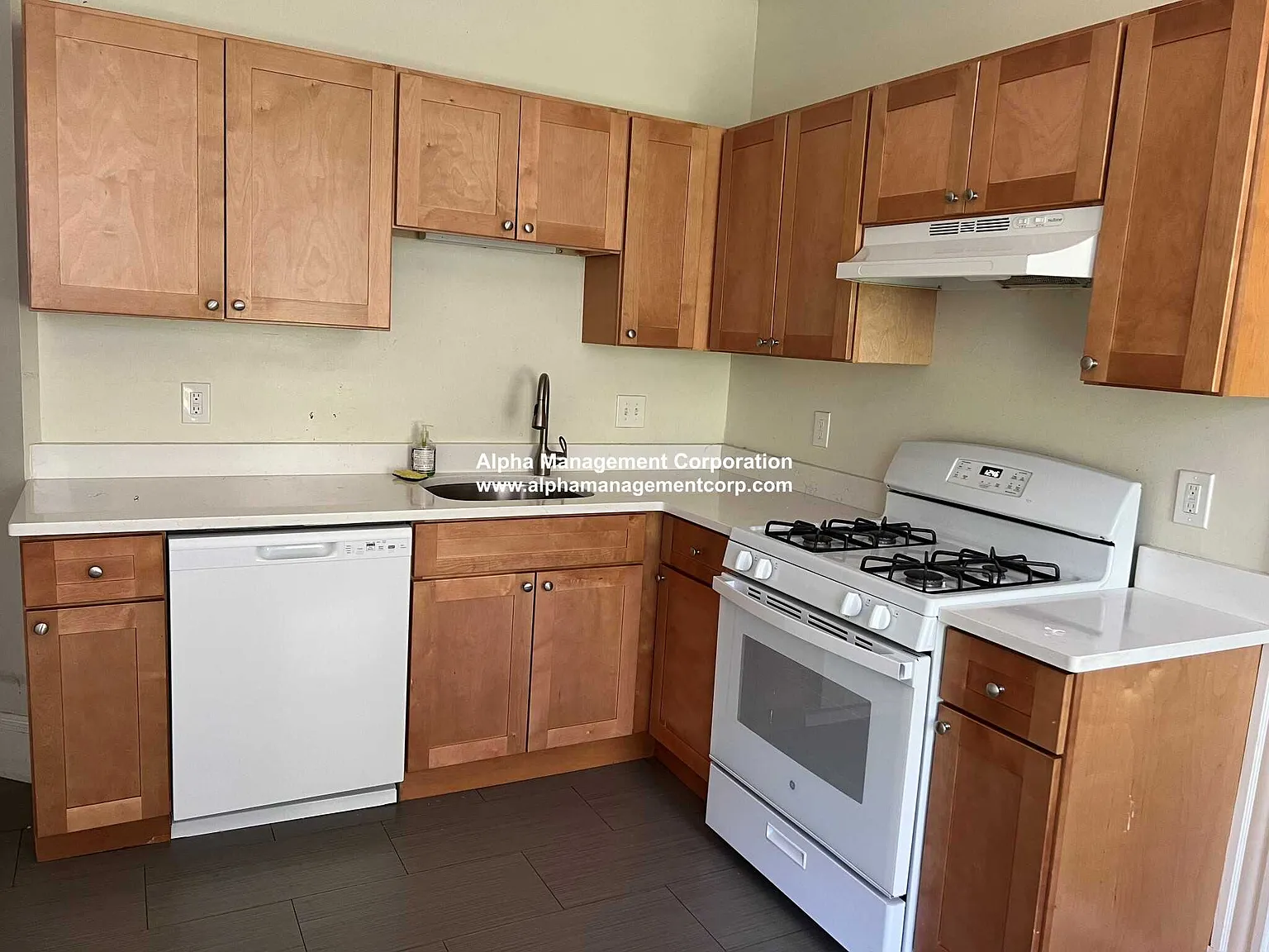 3 bed, $4,000 — Photo 2