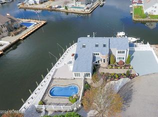 739 Fairview Ln, Forked River, NJ 08731