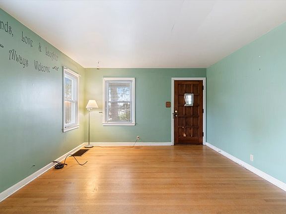 5th image of 1301 N Wallace Ave
