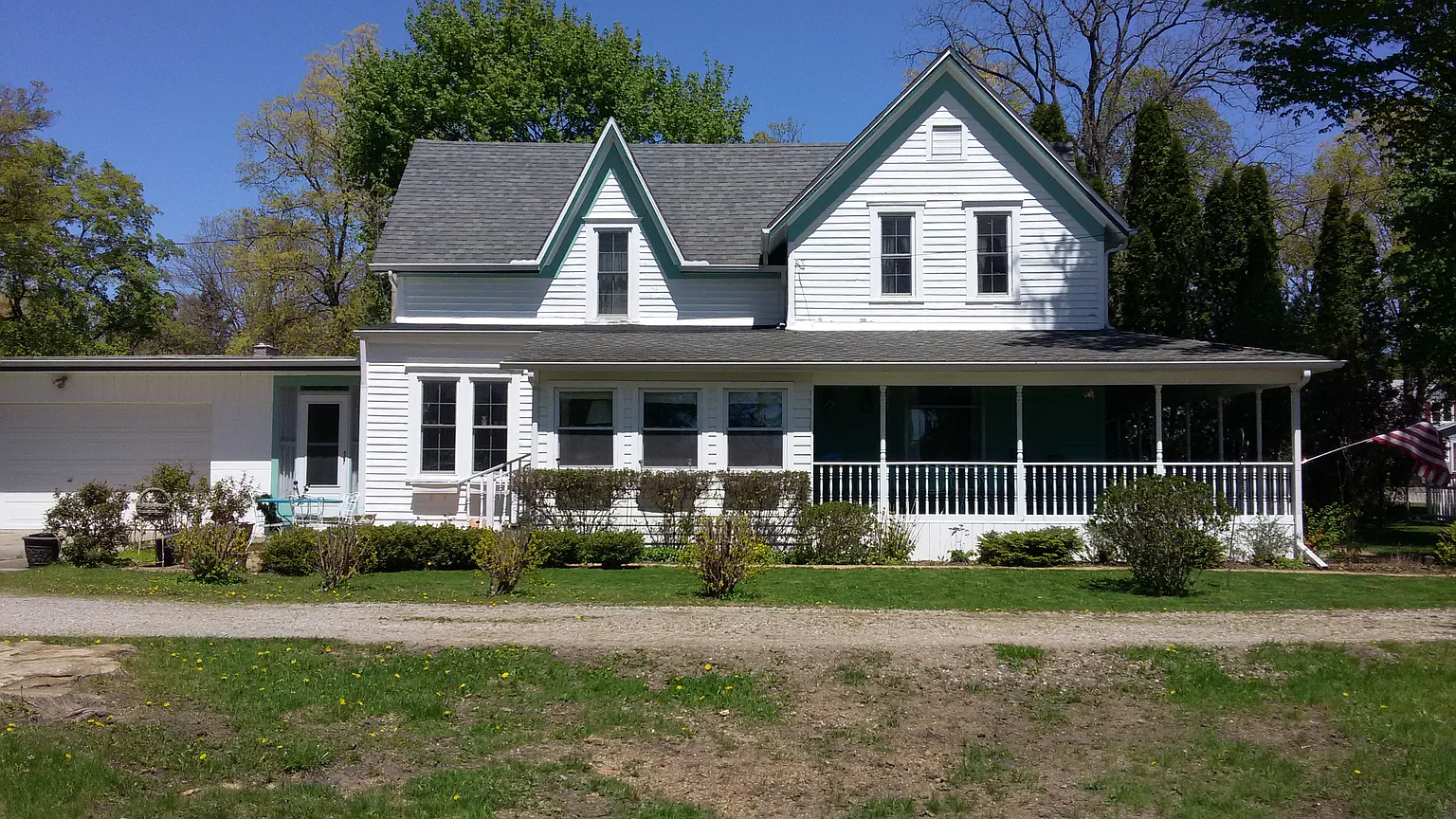 245 White St photo 1