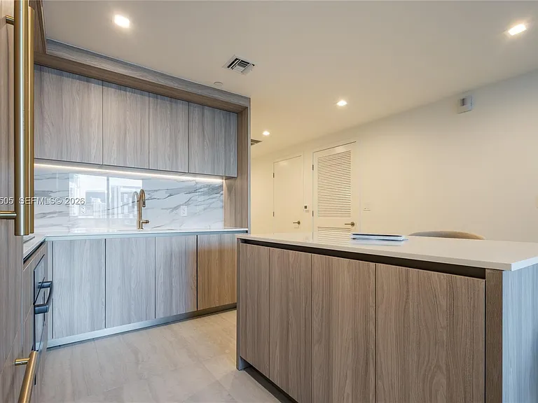 77 SE 5th St #2602 — Photo 14