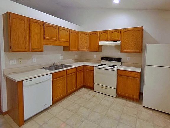3rd image of 713 E Ohio St APT 12