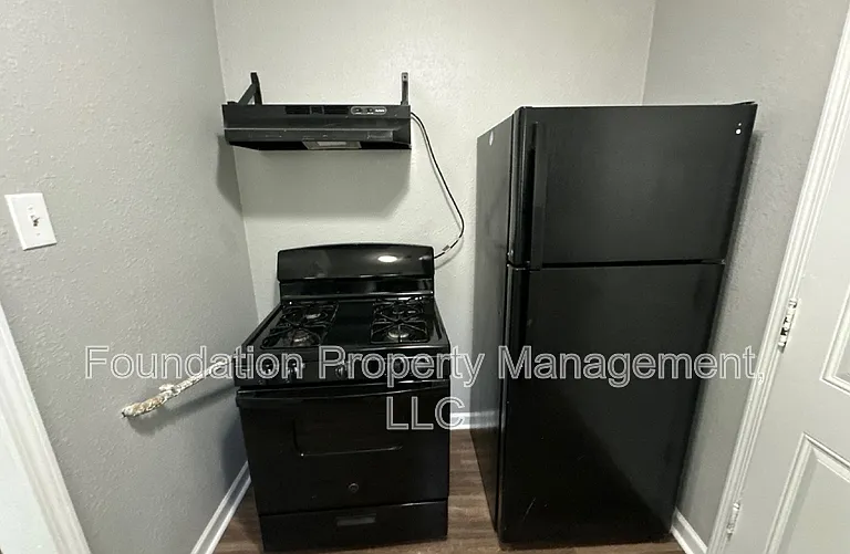 1407 Semmes St — Photo 3